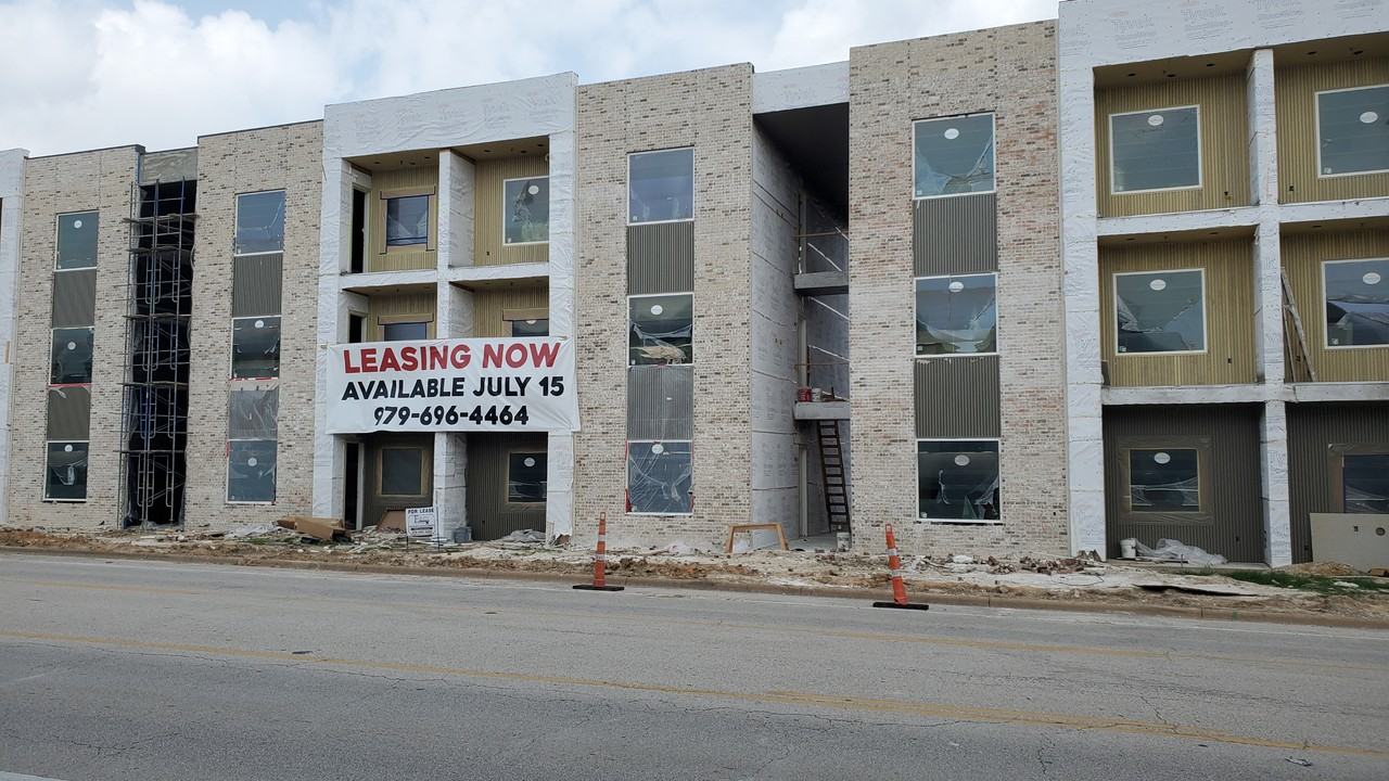 213 Holleman Dr E #101 - Photo 2 of 2