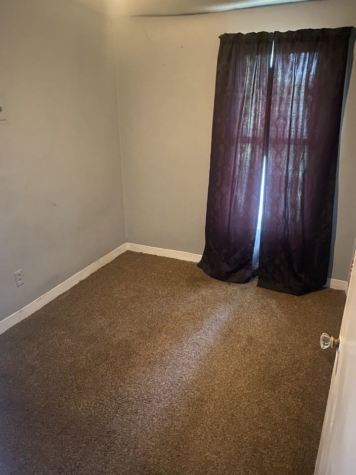 120 E Madison St #2F - Photo 2 of 4