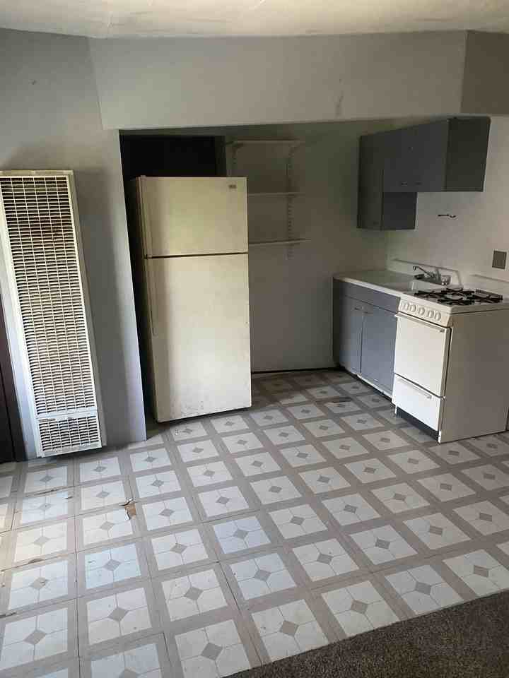 120 E Madison St #2F - Photo 4 of 4