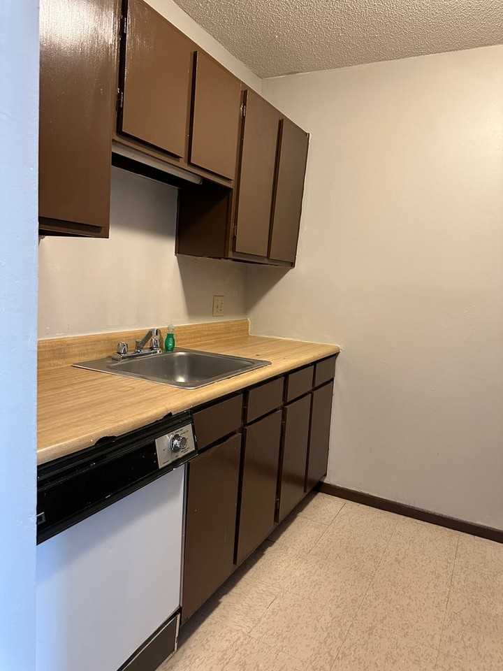 3202 Lincoln Dr Apt 115f #115F - Photo 5 of 12