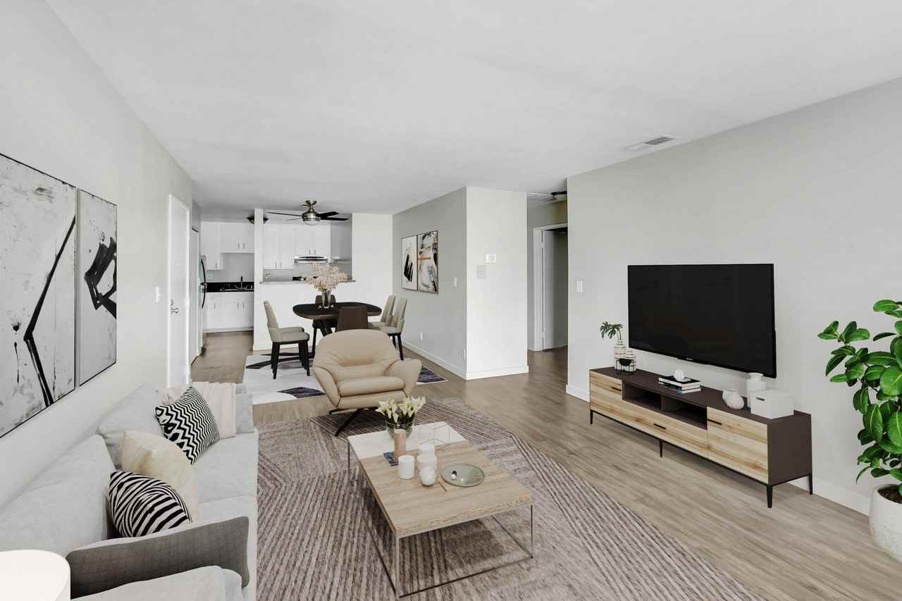 La Scala Apartments - Photo 3 of 15