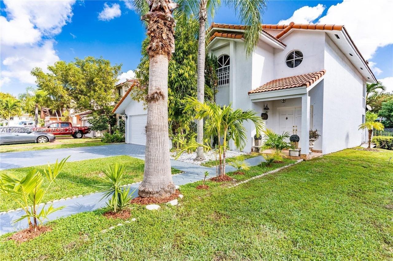 8909 Sw 108th Ct - Photo 3 of 8