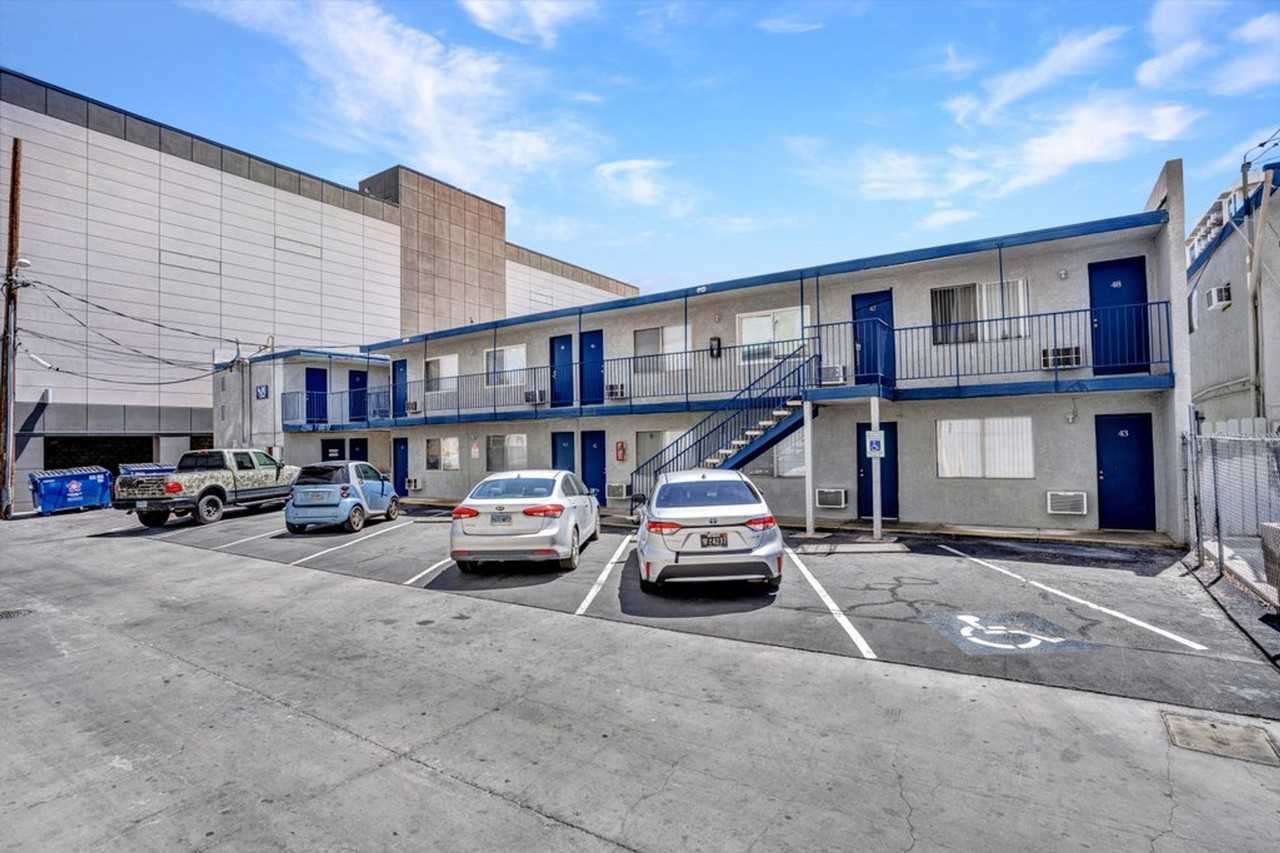 Blake on 3rd - Photo 6 of 15