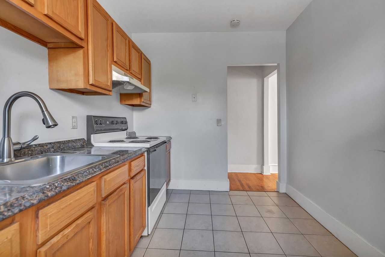 1375 Chapel Street - Photo 3 of 20