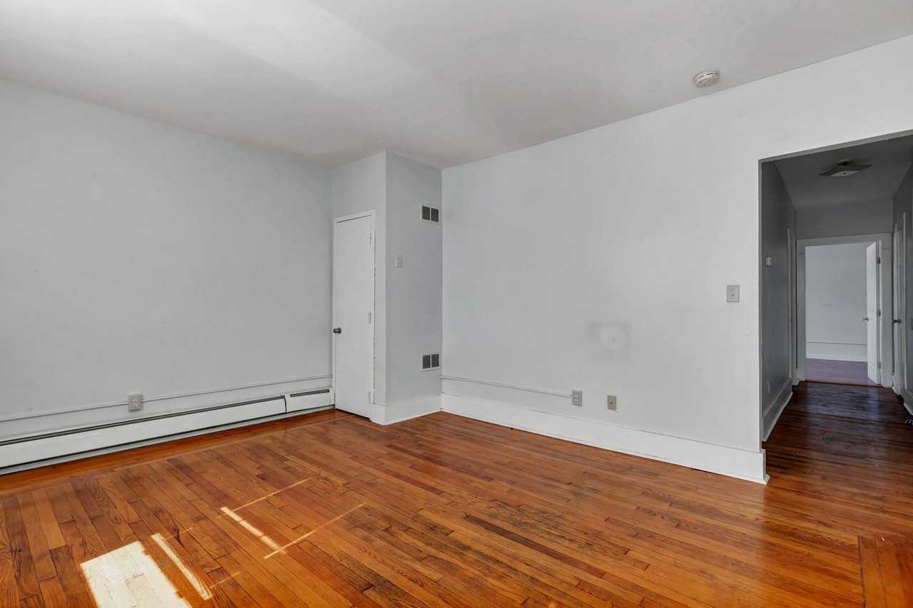 1375 Chapel Street - Photo 6 of 20