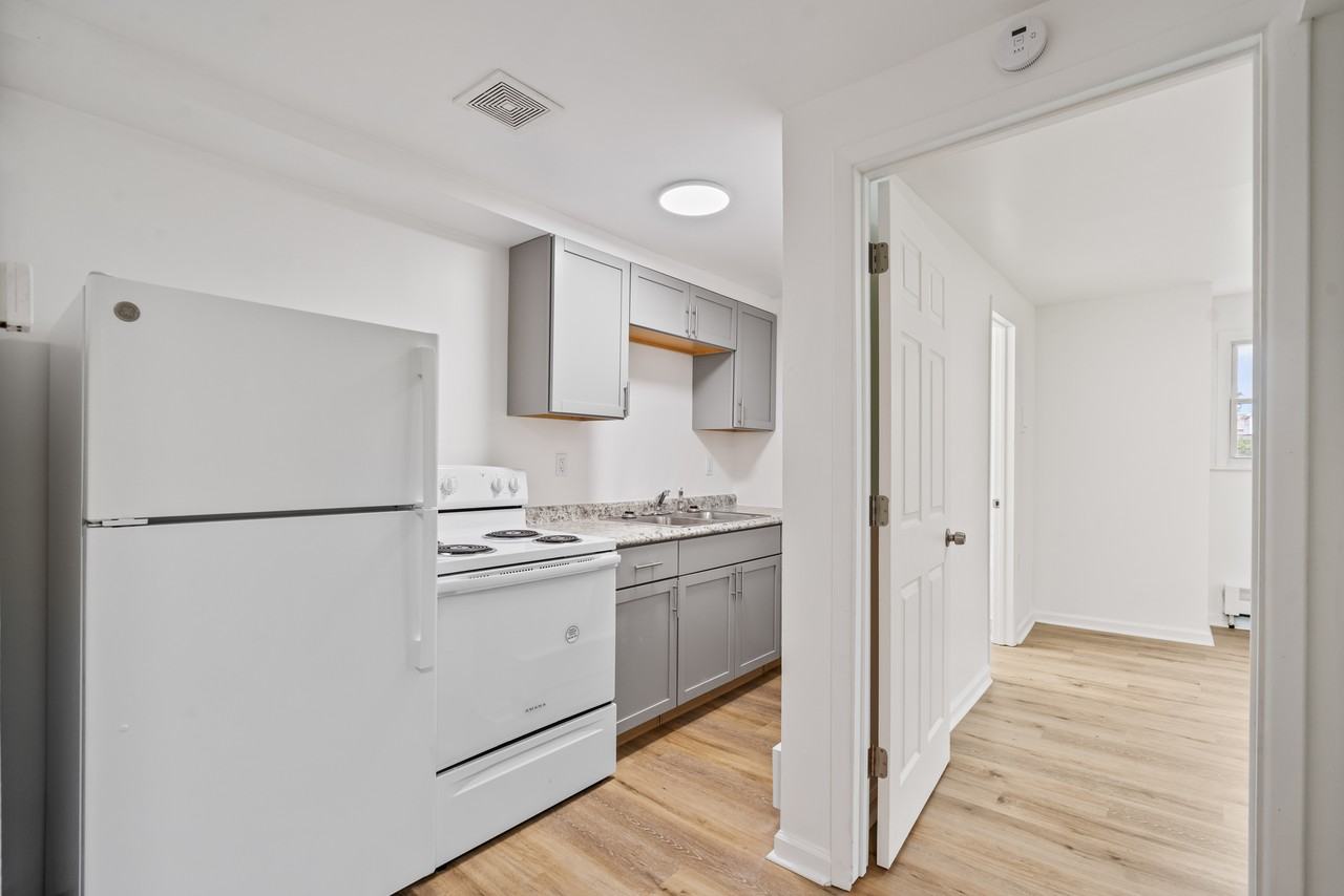 441 - 443 - 445 Library Street - 445 #445APT6 - Photo 2 of 16
