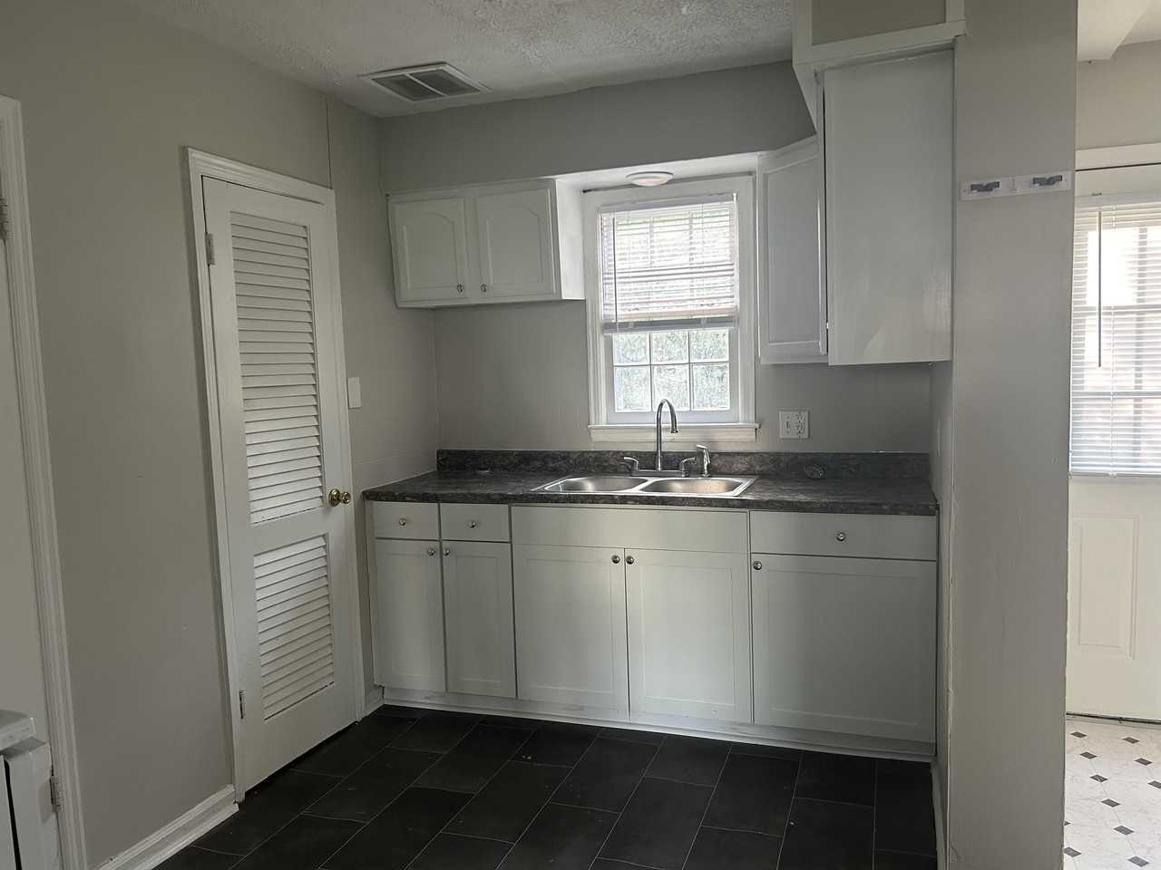 1110 Allen Dr #1110 - Photo 3 of 8