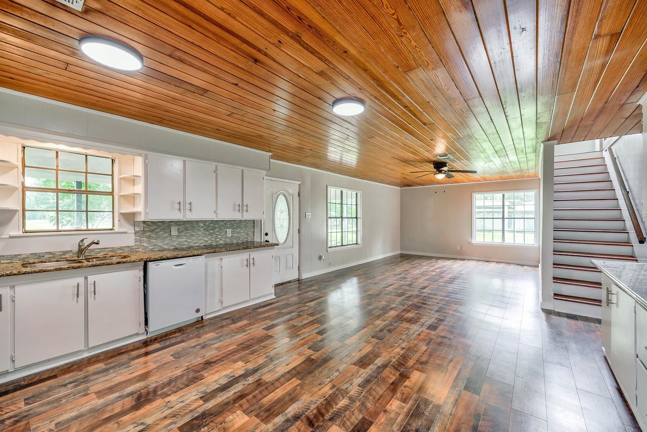 428 Lakewood Dr #1 - Photo 6 of 10