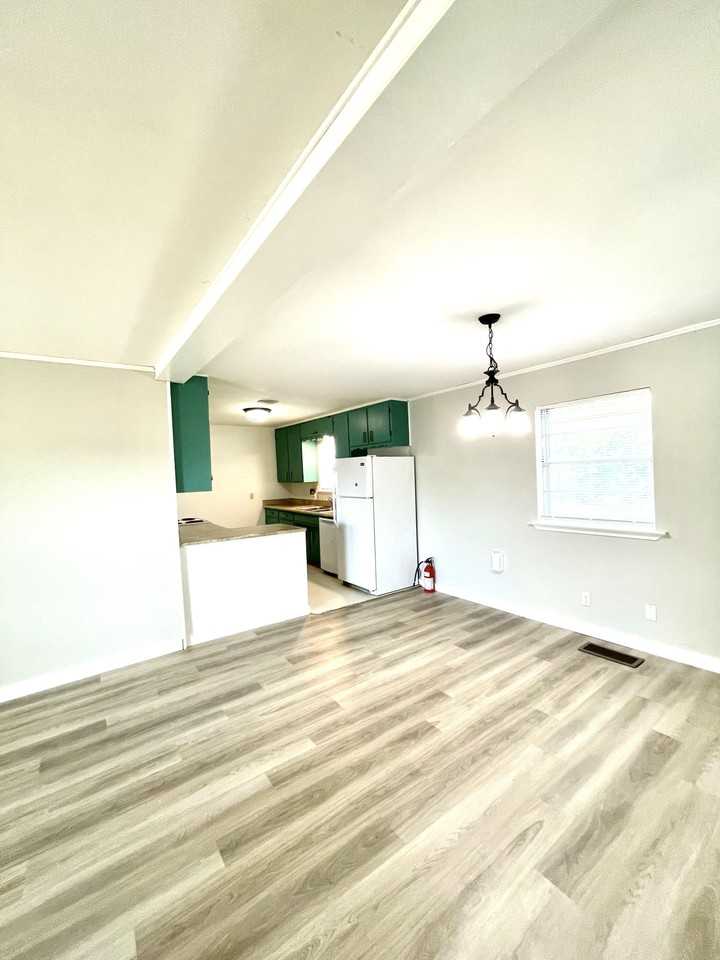 804 West Iola Place - Photo 7 of 28