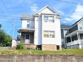 featured image of 1403 N Sumner Ave 2nd Fl #2ndFL