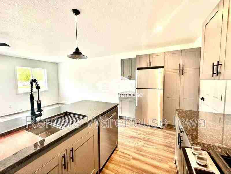 2105 Willis Ave - Photo 5 of 24