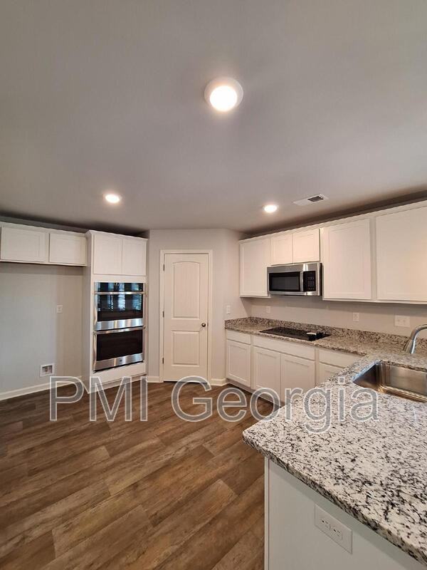 409 Falabella Way - Photo 3 of 26