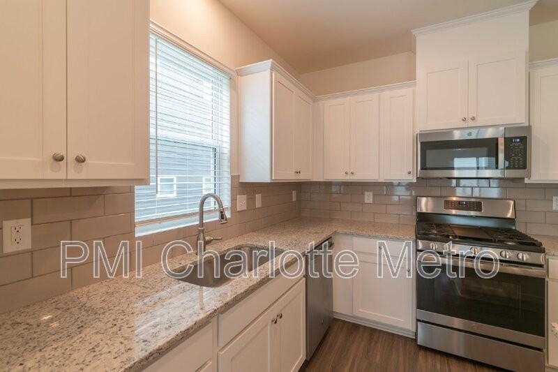 7139 Bentz St - Photo 2 of 19