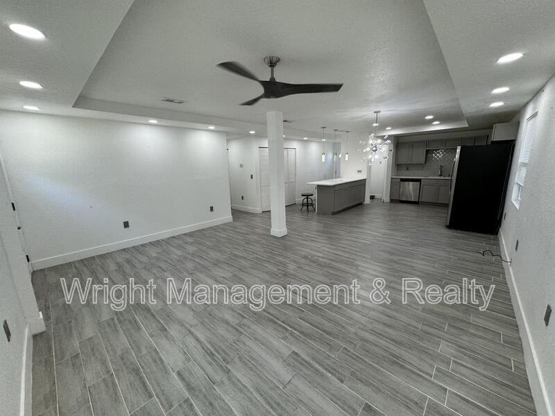 6781 69th Ave N - Photo 3 of 20