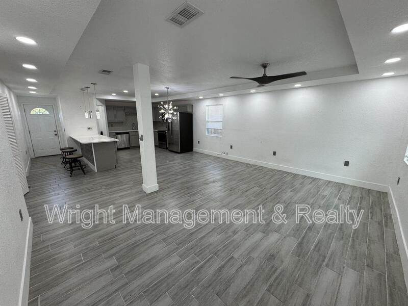 6781 69th Ave N - Photo 4 of 20