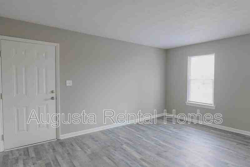 144 Conifer Dr - Photo 4 of 22