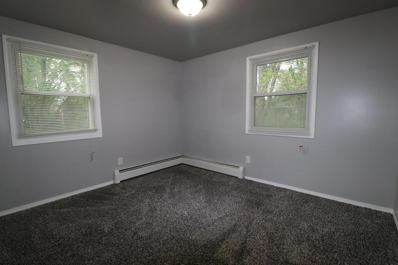 1405 S Taylor St - Photo 5 of 12