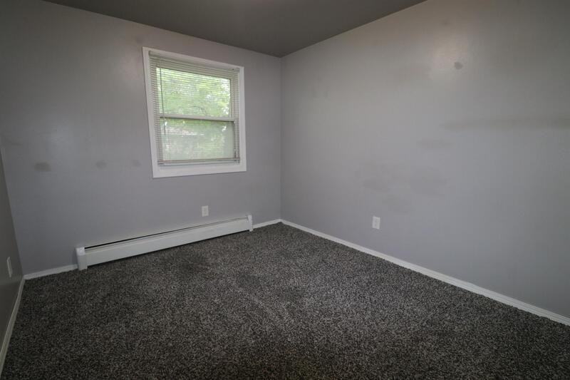 1405 S Taylor St - Photo 7 of 12