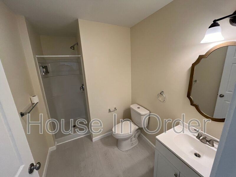 305 8th Ave E #201 - Photo 4 of 5