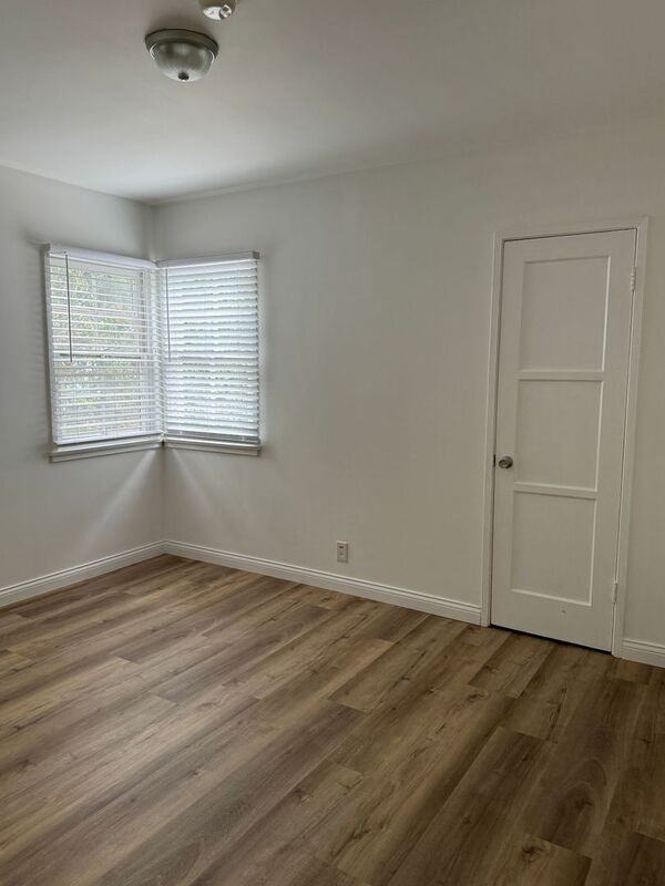 1860 Lincoln Ave - Photo 2 of 9