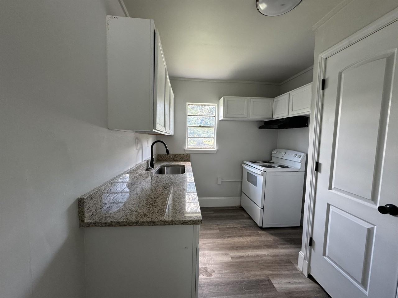 3016B Briargate Dr #1 - Photo 3 of 7