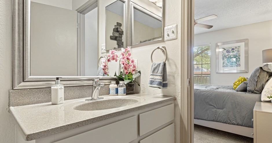 Parc Plaza Apartments - Photo 4 of 43