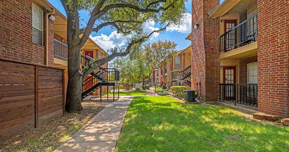 Parc Plaza Apartments - Photo 7 of 43