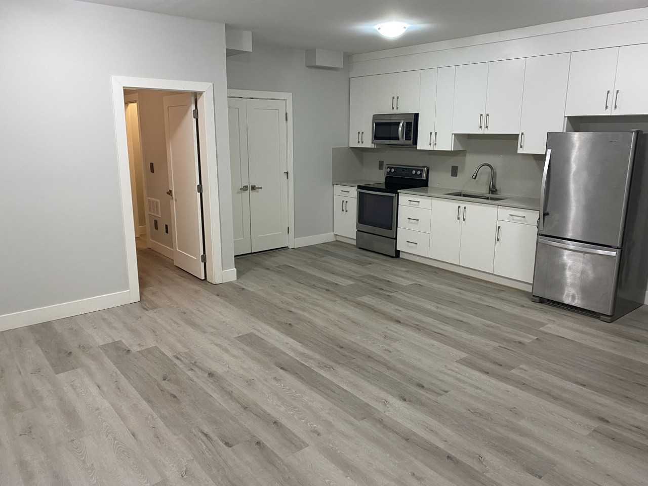 2747 Crestlynn Drive - Photo 3 of 11