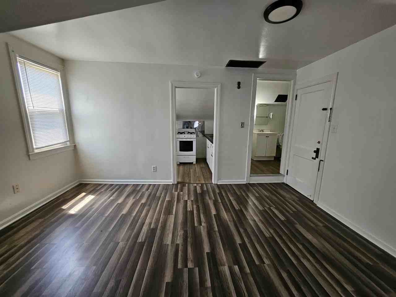 Mahoning/Whitney Avenue (1501 - Photo 2 of 7