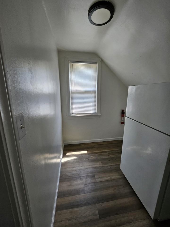 Mahoning/Whitney Avenue (1501 - Photo 4 of 7