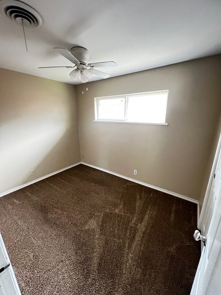 Coranado Apartments - Photo 4 of 4