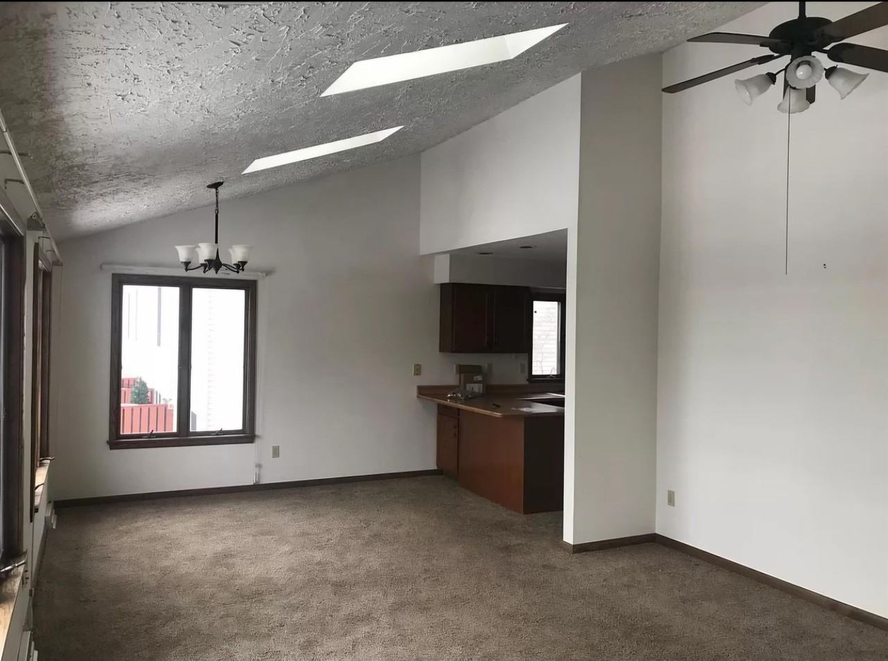 726 West 2nd Street - Photo 2 of 4