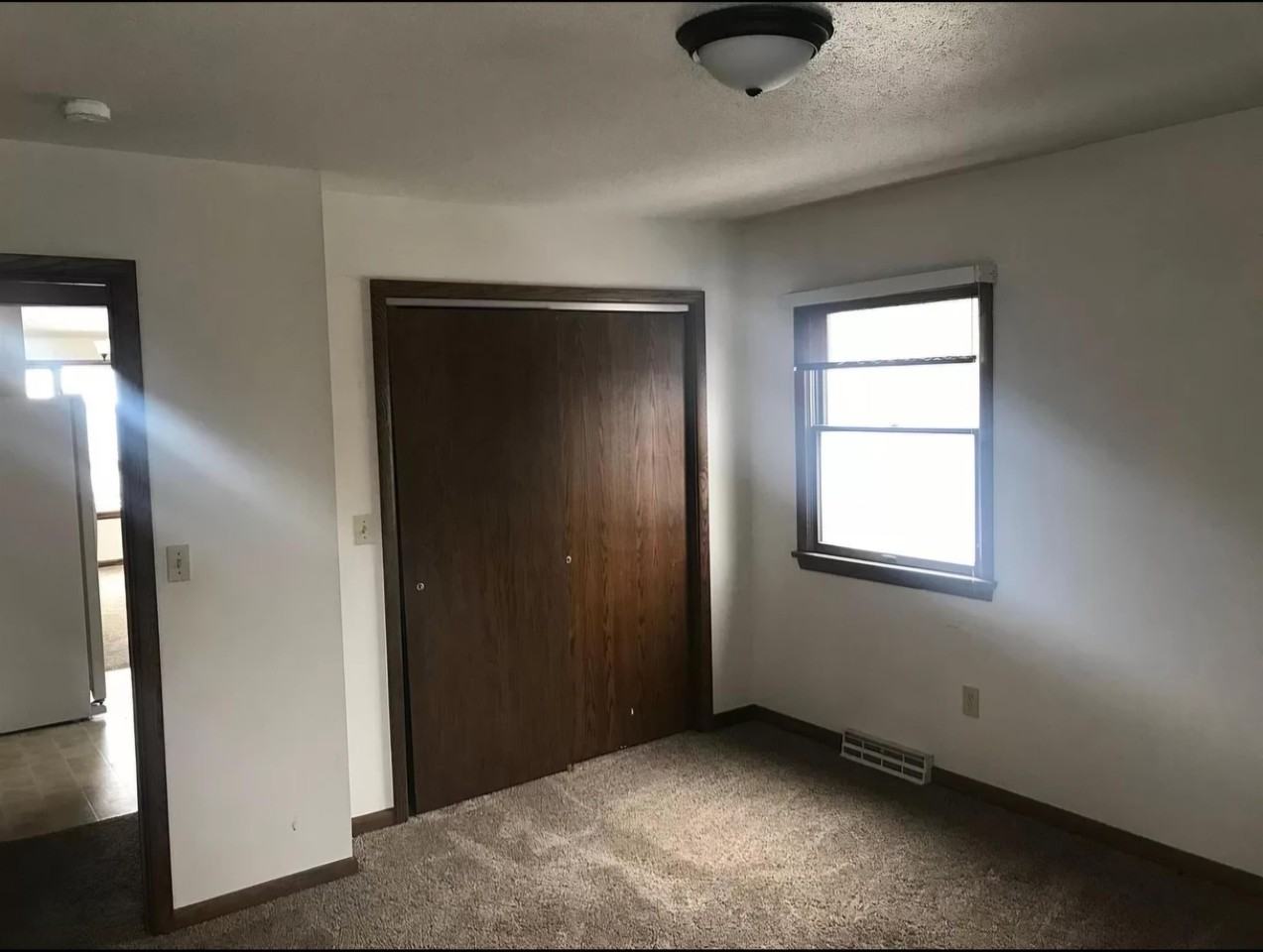 726 West 2nd Street - Photo 4 of 4