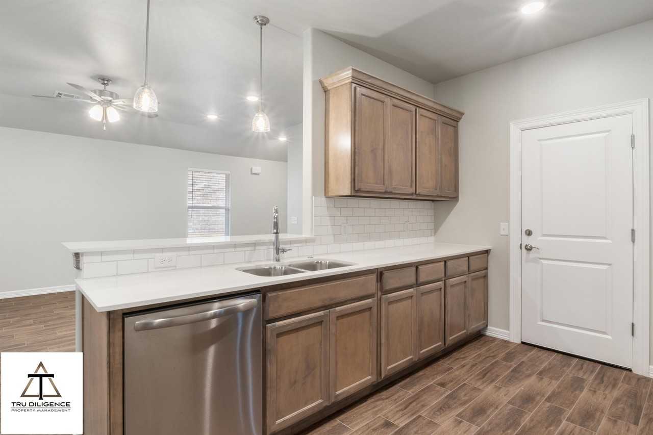 613A Maleah PL - Photo 7 of 36