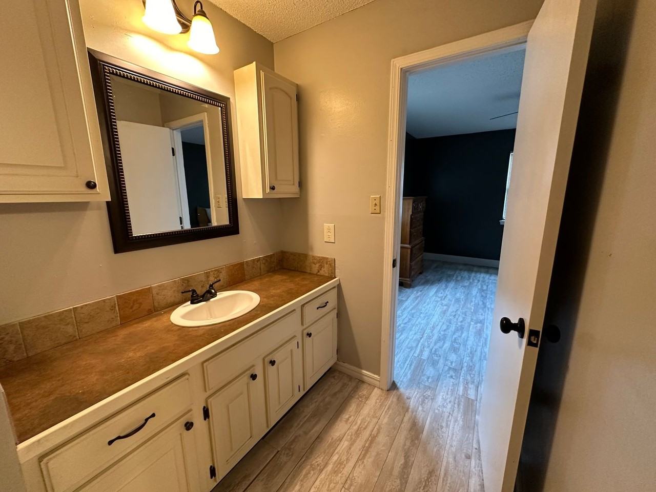 1914 University Dr - Photo 3 of 12