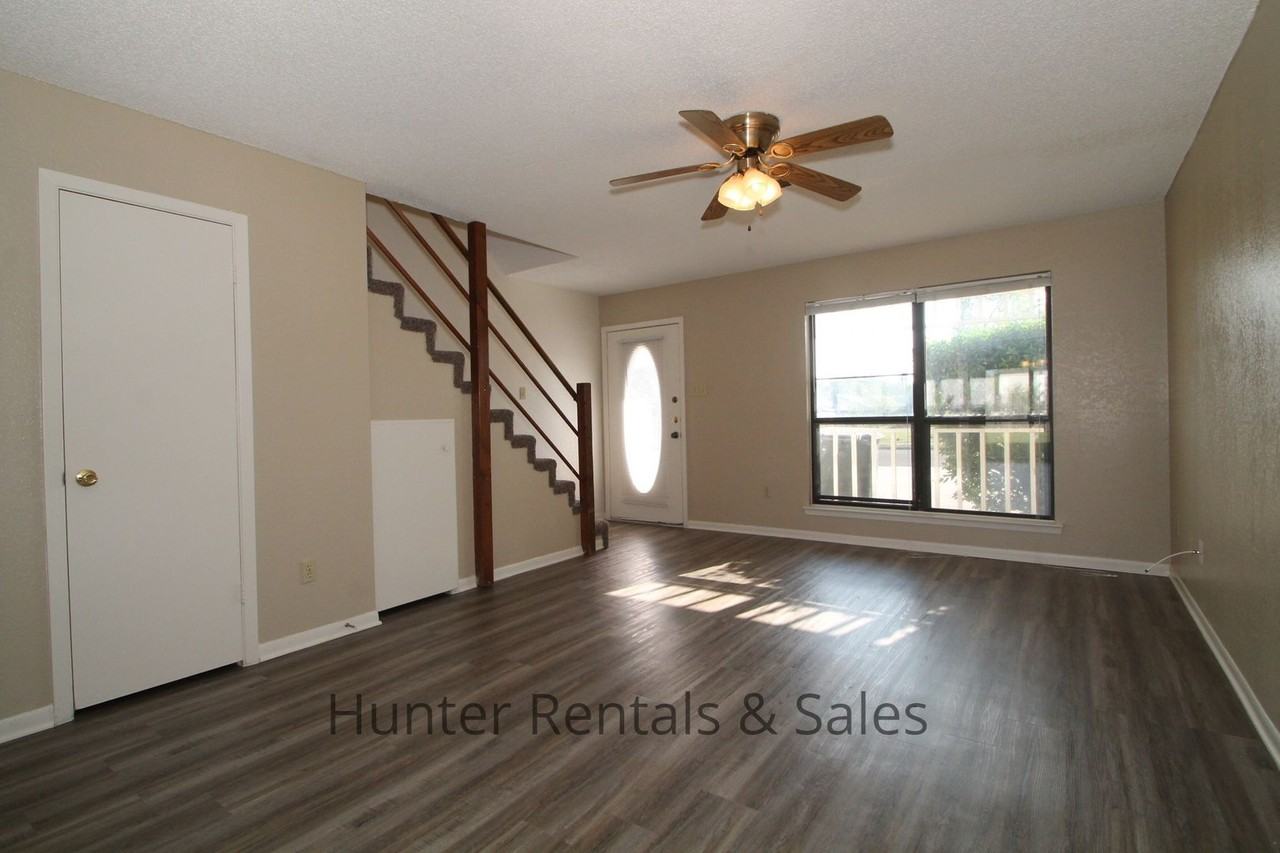 2601 Bermuda Dr - Photo 2 of 19