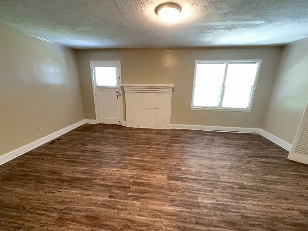 120 Munson Dr - Photo 2 of 9