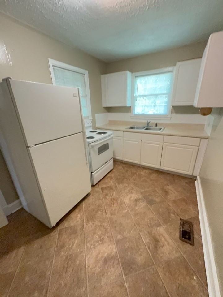 120 Munson Dr - Photo 4 of 9