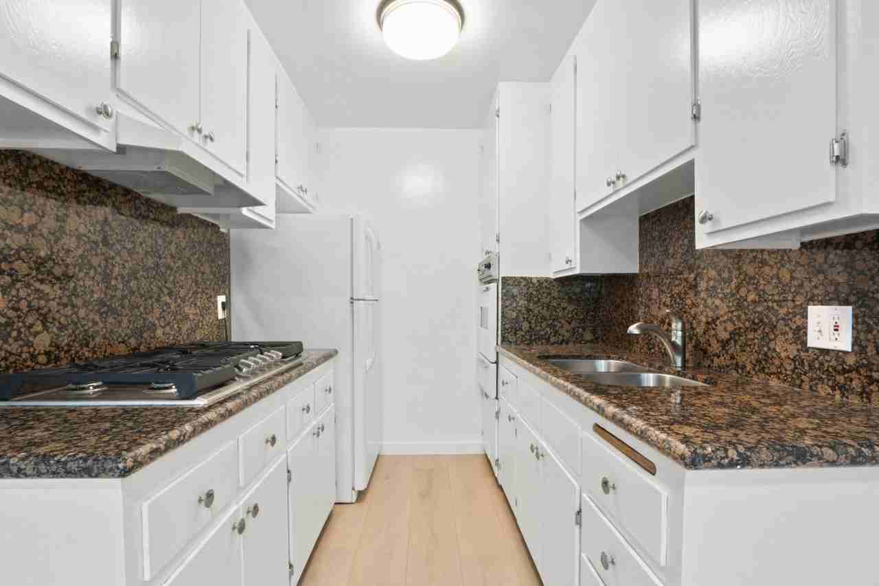 1550 Saltair Ave, prime West LA location! - Photo 5 of 25