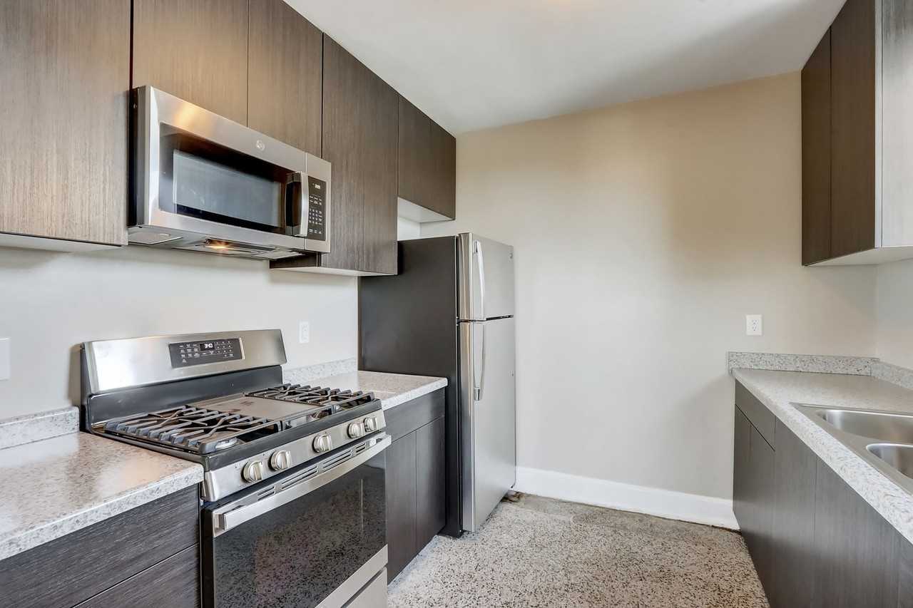 3124 W National Ave - Photo 2 of 34