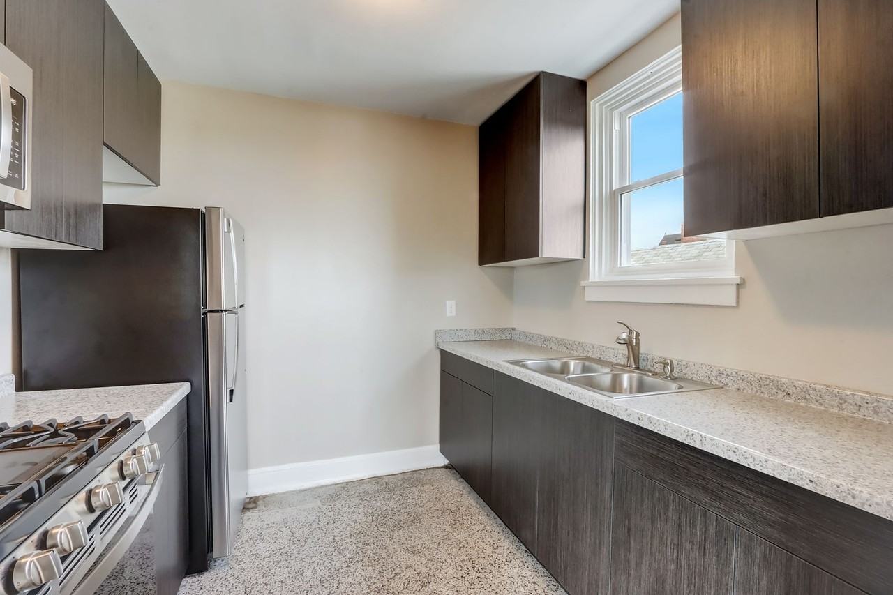 3124 W National Ave - Photo 3 of 34