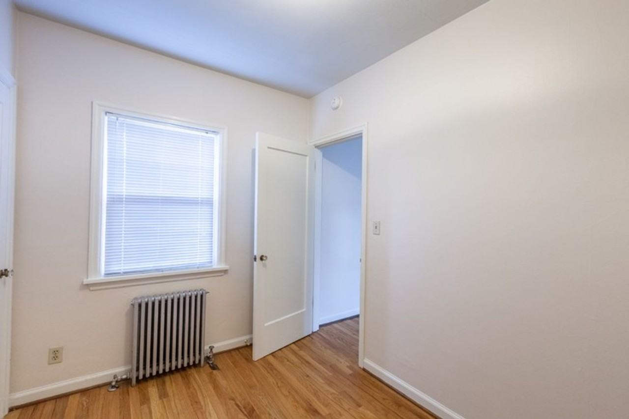 HOYT STREET APARTMENTS (CZOP05) - Photo 4 of 22