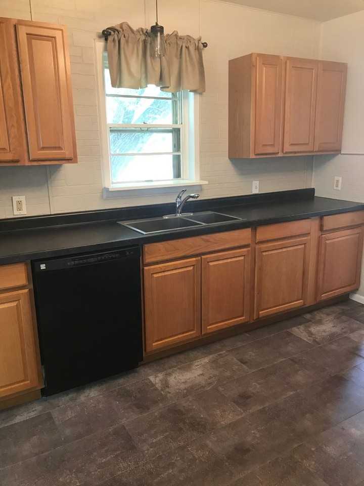 2720 Dillon Ave - Photo 4 of 13