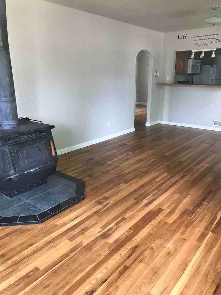 2720 Dillon Ave - Photo 2 of 13
