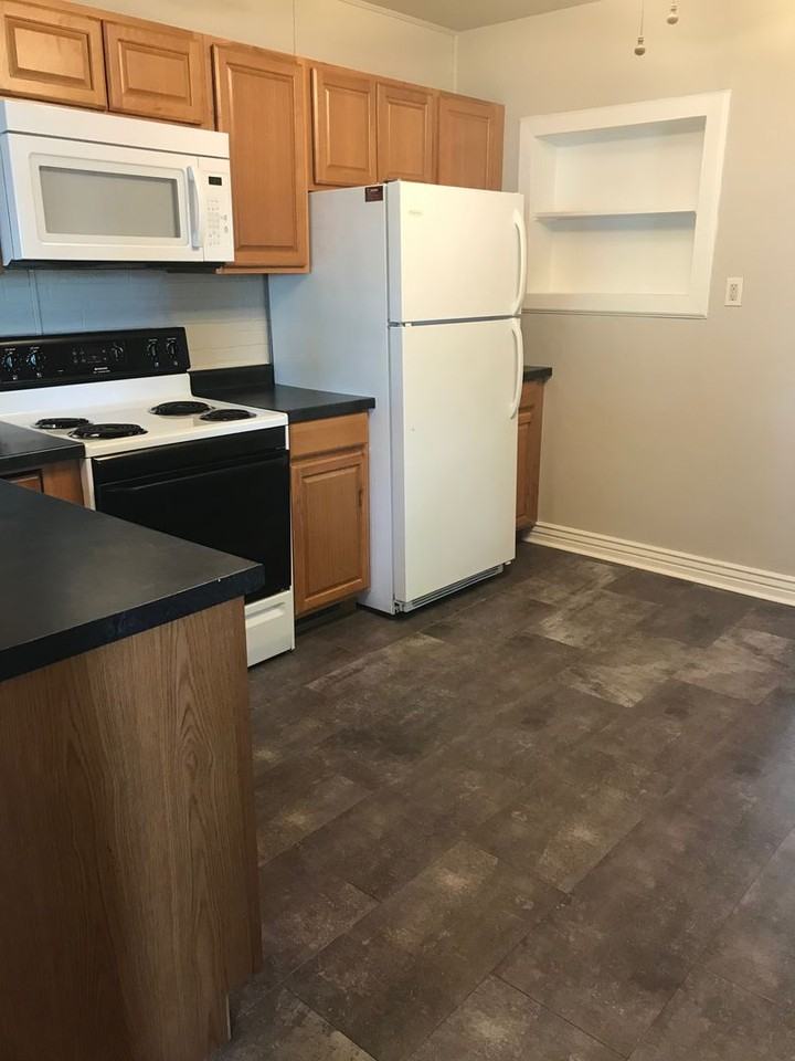2720 Dillon Ave - Photo 3 of 13