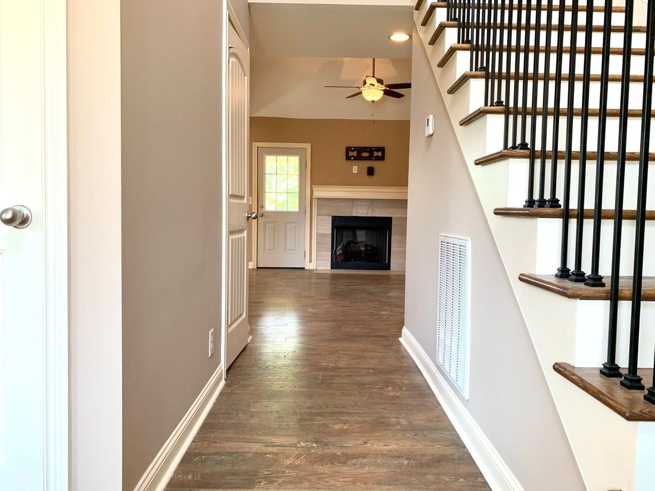 1053 Quiver Ln - Photo 3 of 36