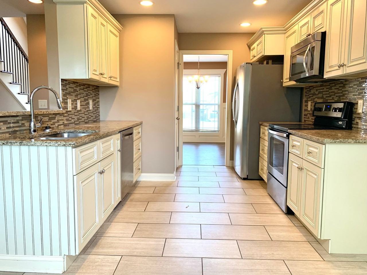 1053 Quiver Ln - Photo 5 of 36