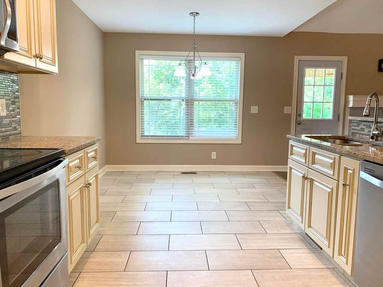 1053 Quiver Ln - Photo 6 of 36