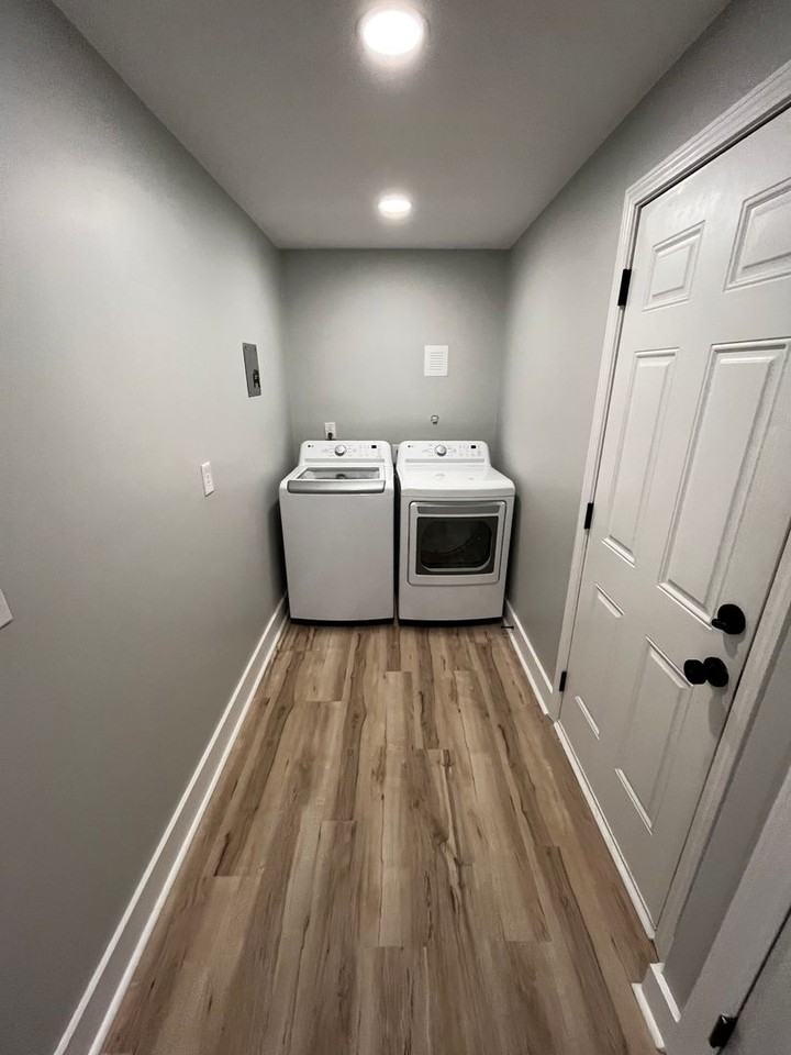 504 N Kerr Ave - Photo 7 of 36