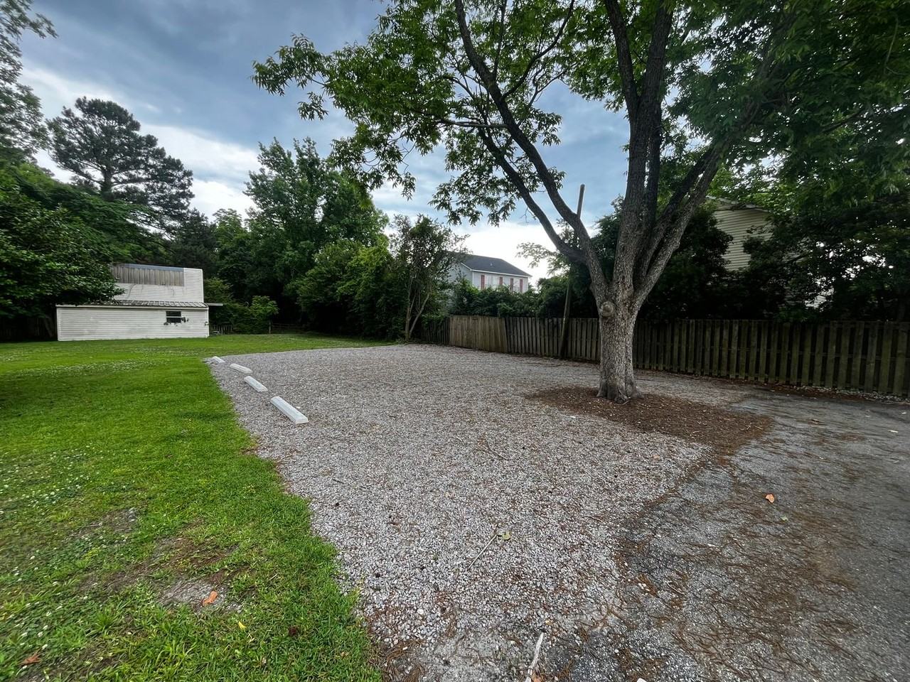 522 N Kerr Ave - Photo 4 of 43